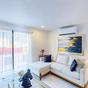 Апарт-отель Alina 203a @ Morgan Residences